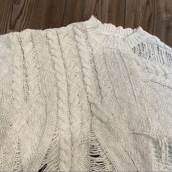BP White Distressed Sweater Medium - Picture 7 of 9